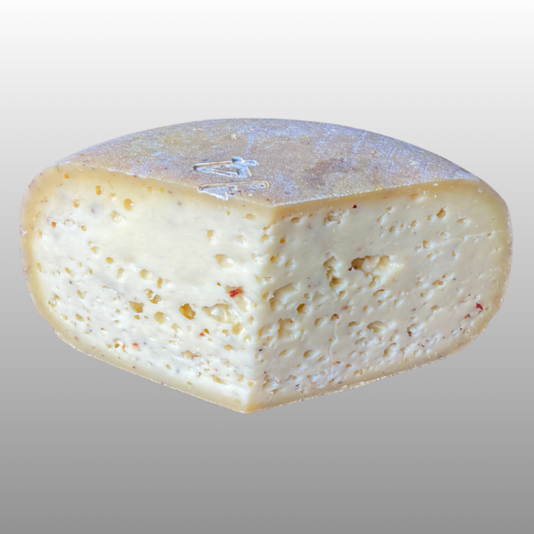 Milde boerenkaas met pepermélange, rauwmelkse bergkaas met eetbare natuurkorst en zachte kruidenmix.