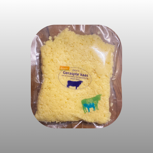 Geraspte rauwmelkse bergkaasmix zonder toevoegingen, handgeraspt op Boerderij Ruimzicht.